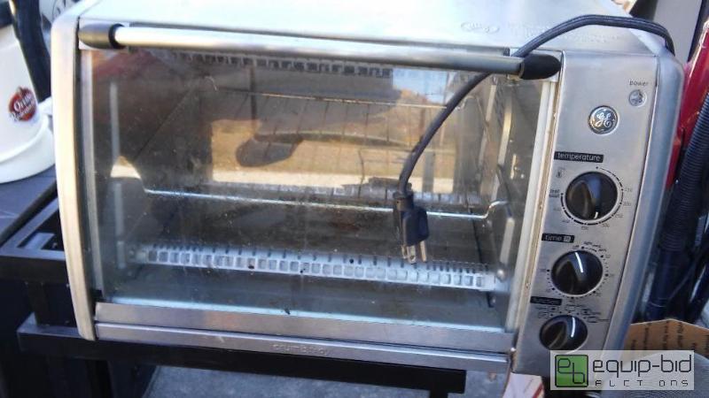 lot 220 image: STAINLESS GE CONVECTION OVEN