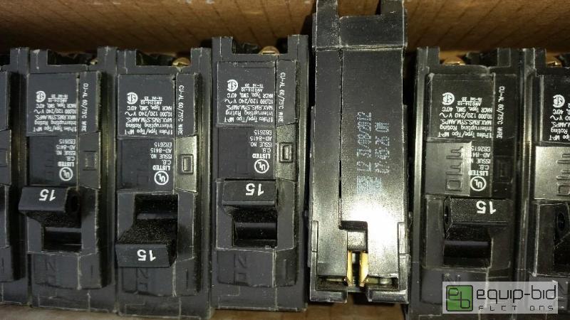 lot 71 image: CASE OF MURRAY 15 AMP BREAKERS (NEW)