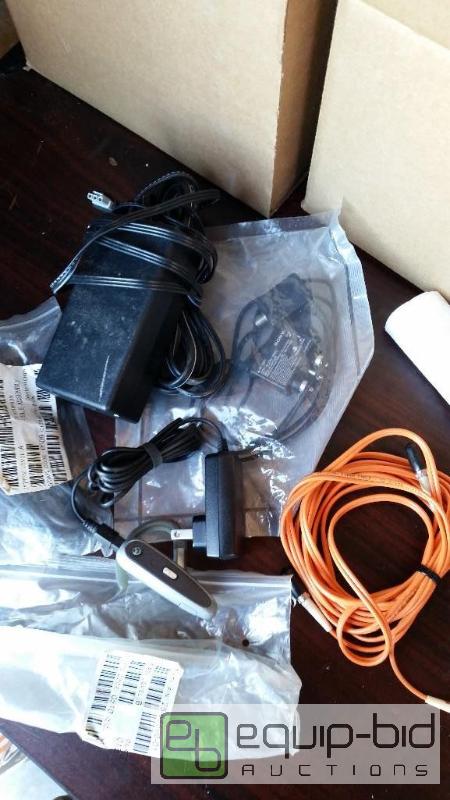 lot 91 image: BLUETOOTH HEADSET AND OTHER GOODS