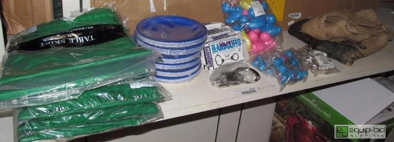 lot 2272 image: Miscellaneous Party Lot   Table skirt Qty 5  ...