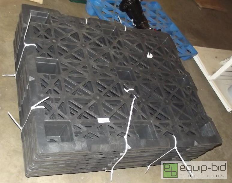 lot 2320 image: NEWBlack Pallet Lot   See pictures for ...