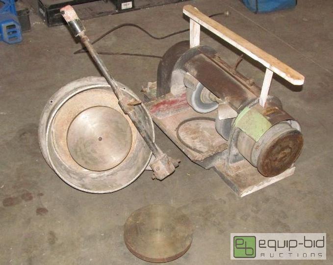 lot 2356 image: Vintage Electric Pottery Wheel   Untested  Ne...