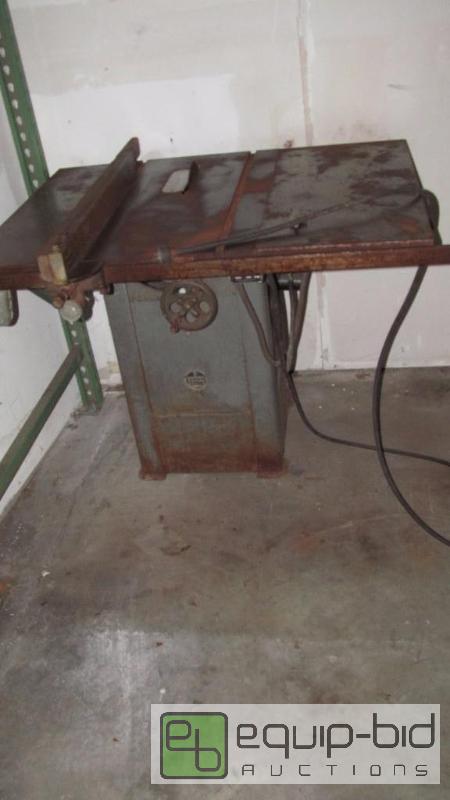 lot 2364 image: Walker Turner Table Saw   110220 volt&nbsp ...