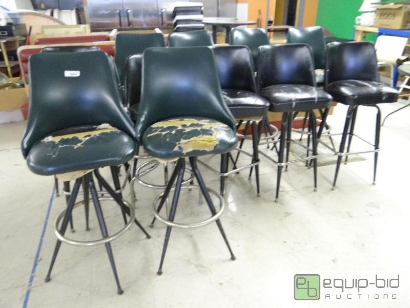 lot 107 image: Lot of 12 bar stools....