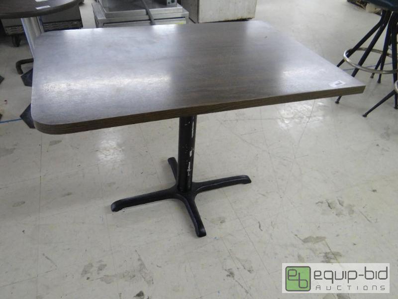 lot 110 image: Pedestal base dining table.  42&quot x 28&qu...