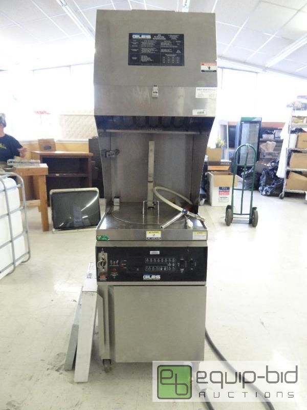lot 115 image: Giles Enterprises electric.  Model-GEF-560-VH...