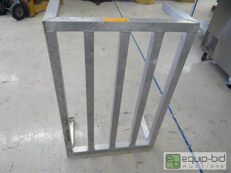 lot 119 image: Alluminum dunnage rack....