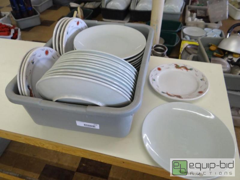 lot 155 image: Lot of 24 plates 10.5&quot and 8 plates 9&qu...