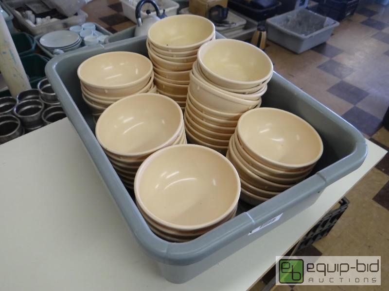 lot 156 image: Lot of approx. 49 plastic bowls and bus tub....