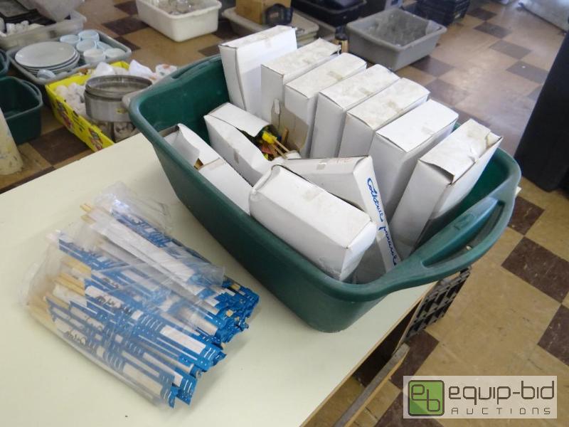 lot 162 image: Tub with 11 boxes of cocktail parasols and 2 ...