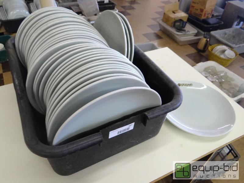 lot 167 image: Lot of approx. 42 dinner plates 10.5&quot wi...