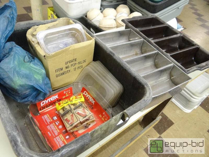 lot 203 image: Bus tub with bag of new mouse traps, plastic ...