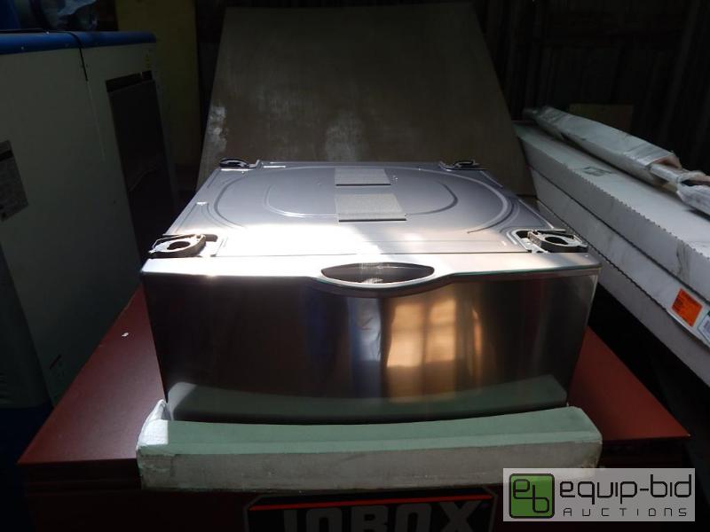 lot 2264 image: Samsung Pedestal