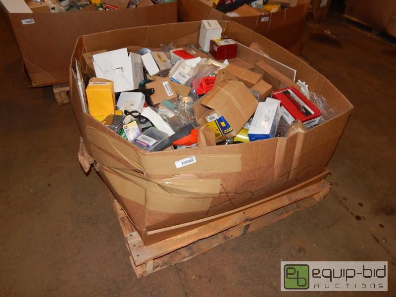 lot 2304 image: Large Lot of Misc. Hardware and Products