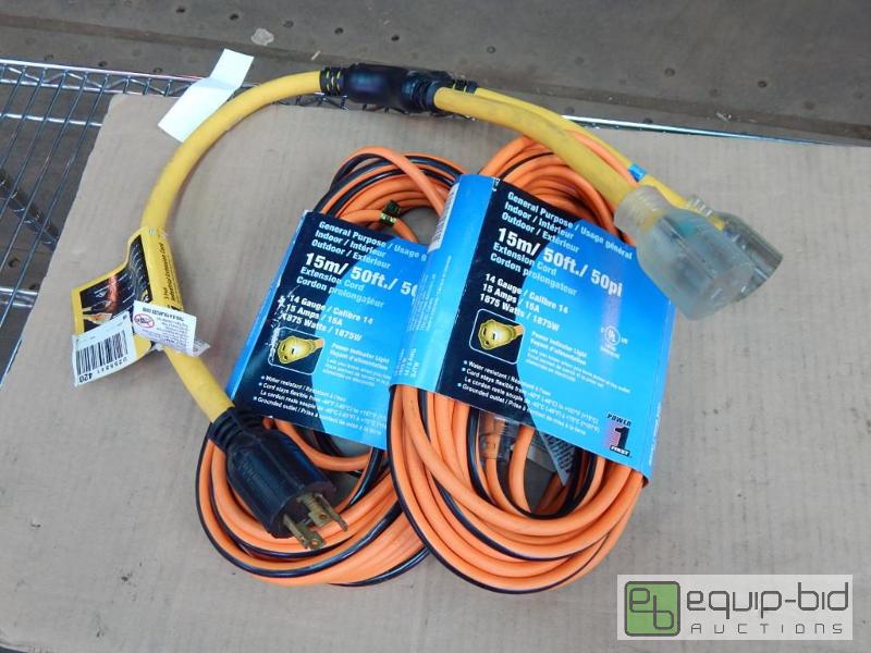 lot 2421 image: Lot of Extension Cords