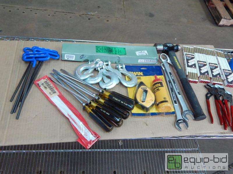 lot 2422 image: Large Lot of Tools