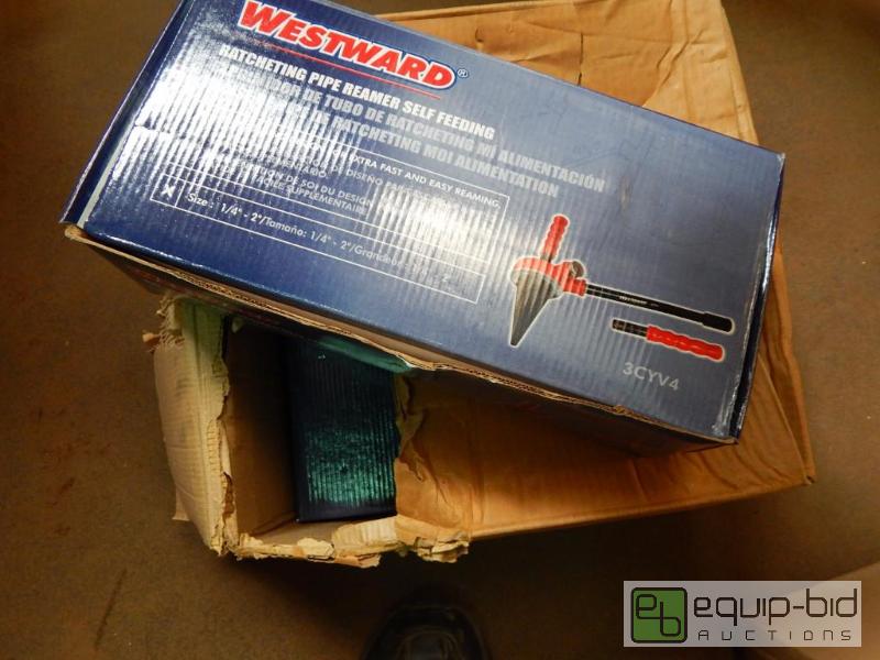 lot 2436 image: Box of Westward Ratcheting Pipe Reamers