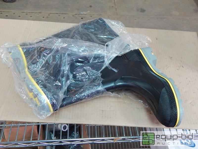 lot 2451 image: Rubber Boots
