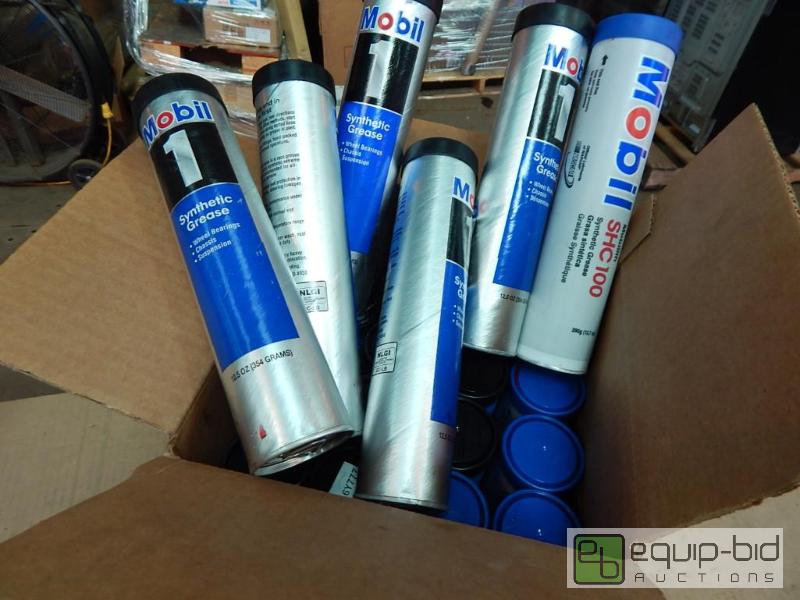 lot 2496 image: Lot of Grease
