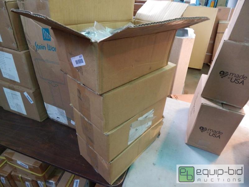 lot 2537 image: 4 Boxes of 3 Way Splitters Audio