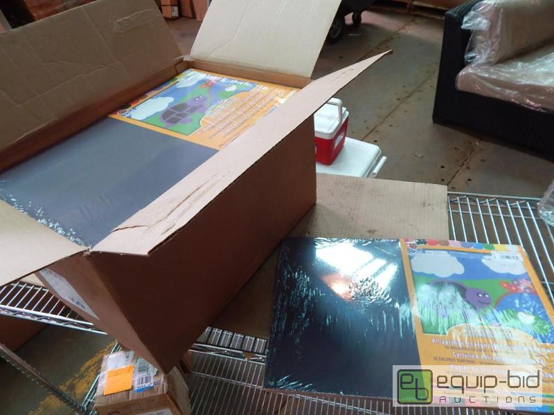 lot 2570 image: Case of All-purpose Heavy Weight Construction Paper