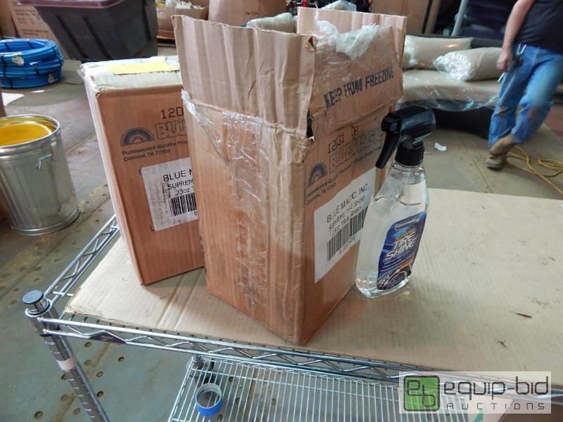 lot 2587 image: Two Boxes of Tire Shine