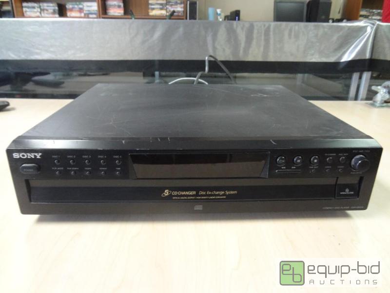 lot 314 image: Sony 5 Disc CD Player Fully Tested and Functioning