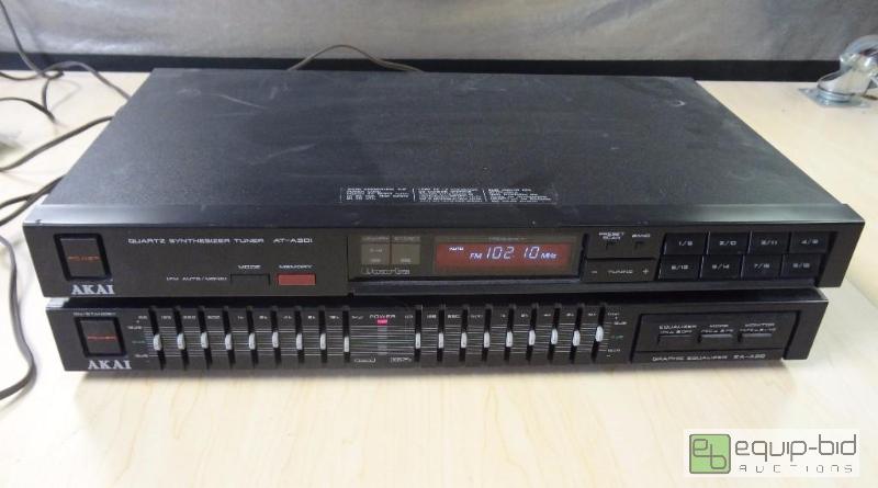 lot 68 image: Vintage Akai Combo