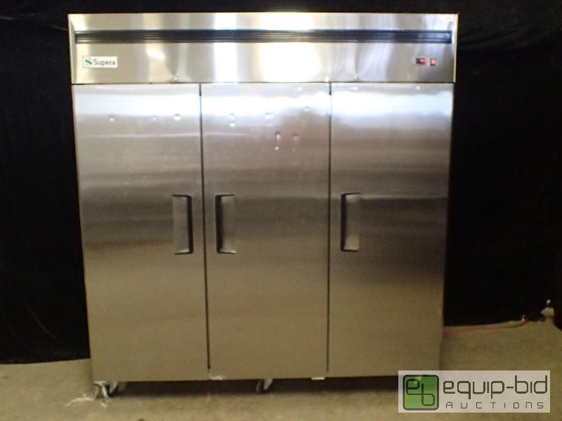 lot 1006 image: Supera 78 Solid 3-Door Reach-In Refrigerator (R3R-1)