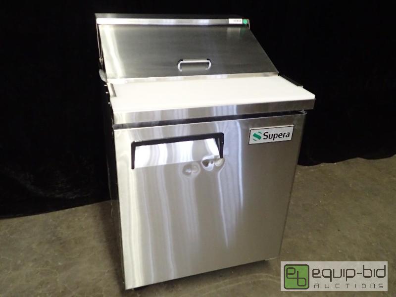 lot 1028 image: Supera Refrigerated Prep Table