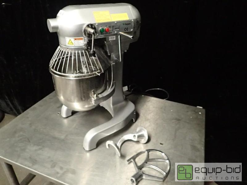 lot 1037 image: Supera 10qt Mixer w Bowl Guard