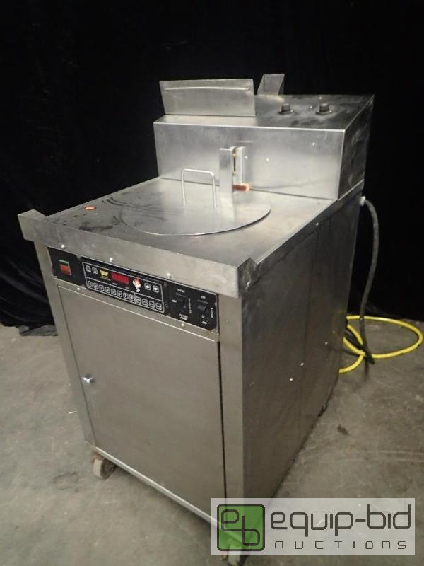 lot 1059 image: Chester Fried 40lb Fryer with Filter