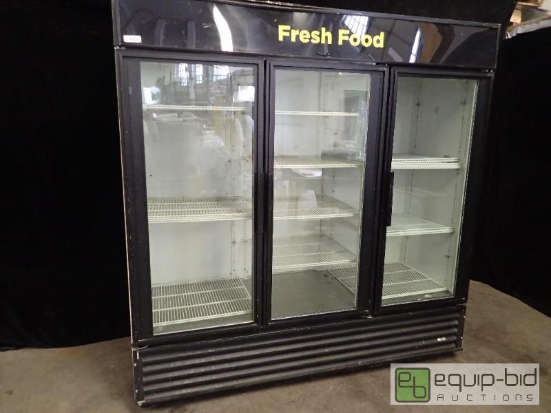 lot 1068 image: True Three Door Merchandising Cooler