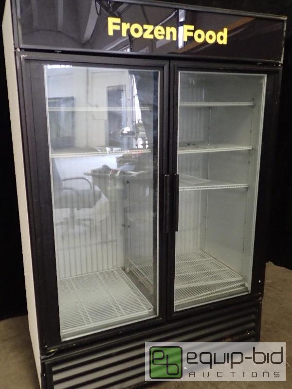 lot 1070 image: True Two Door Merchandising Freezer