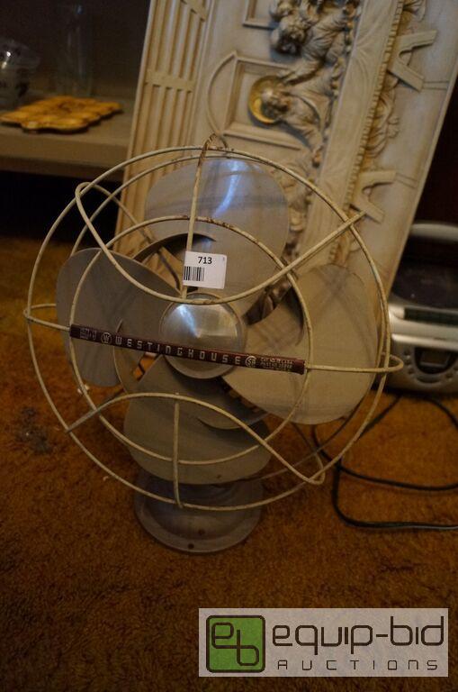 lot 713 image: Electric Vintage Metal Westinghouse Fan