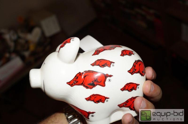 lot 752 image: Arkansas Razorbacks Piggy Bank