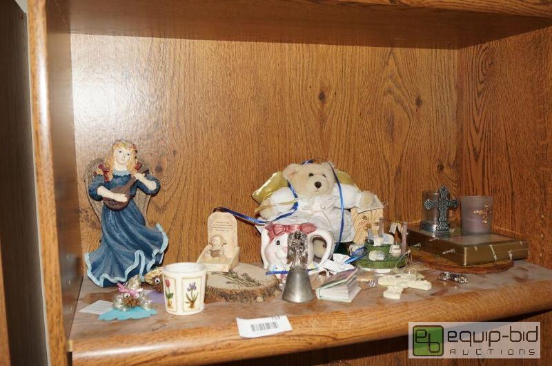lot 753 image: Large Group Angels and more
