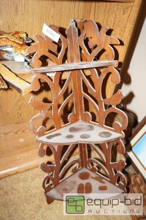 lot 758 image: Antique Folk Art Bird Corner shelf