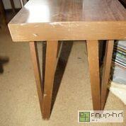 lot 769 image: Mid Century modern end table hairpin style le...