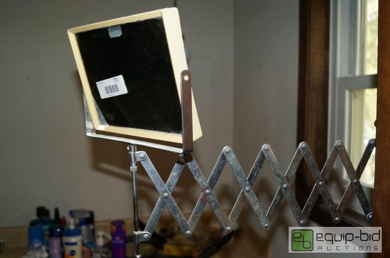 lot 771 image: Vintage scissor expandable arm with mirror an...