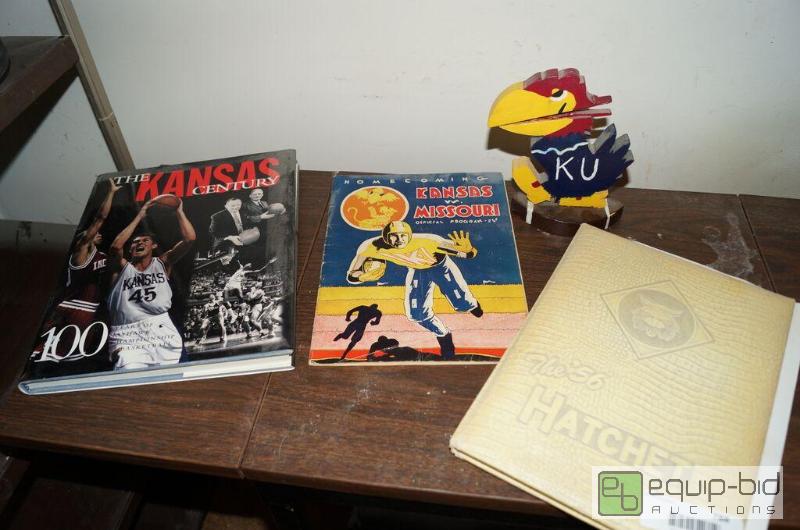 lot 788 image: Vintage KU Collectibles Lot