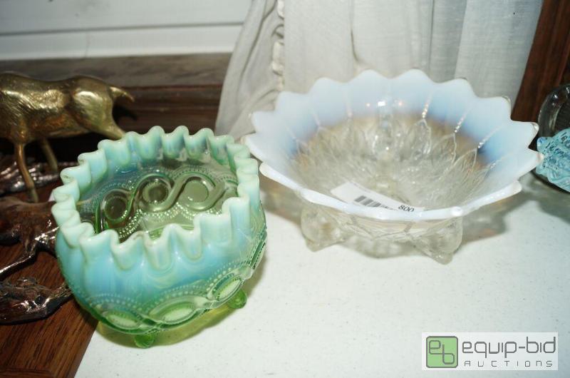 lot 800 image: Group 2 Green & Clear oppalascent pieces