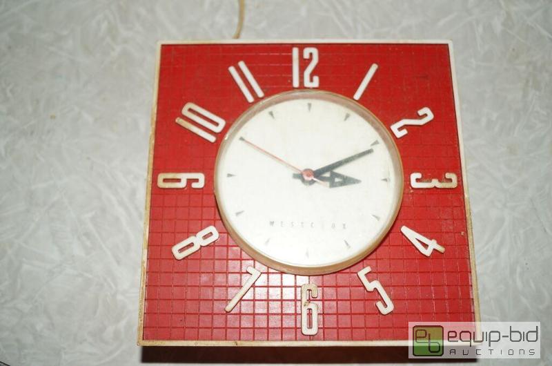 lot 8094 image: Retro Electric Kitchen Plastic Wall Clock