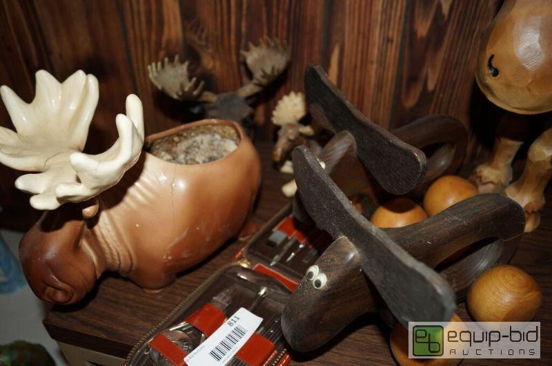 lot 811 image: 3 Moose 1 cracked Planter Vintage mimi German tool kit in case Ceramic