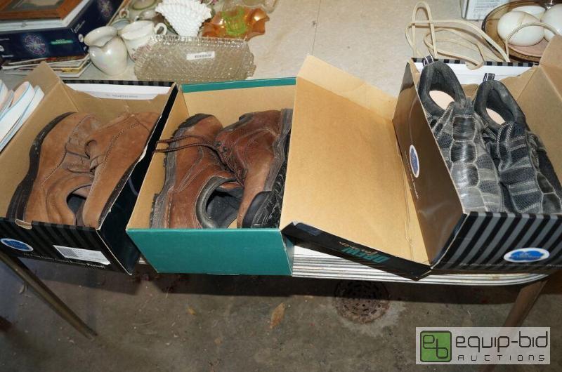 lot 8116 image: 4 Pairs of Doctor Comfort Shoes