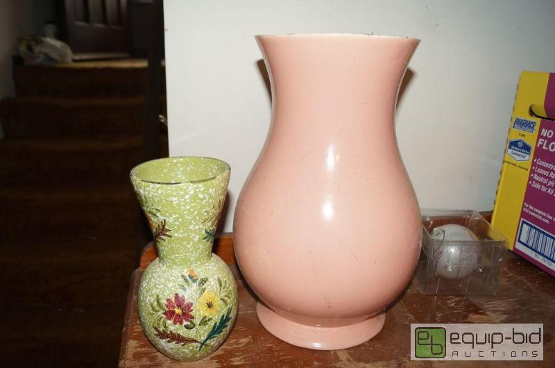 lot 8132 image: 2 Vases
