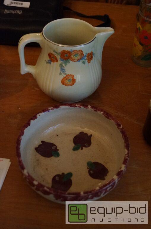 lot 8187 image: Halls Kitchenware Teapot and Apple Crockery Bowl