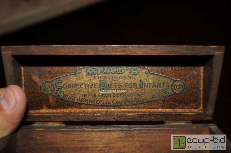 lot 821 image: Antique Wooden MEADS CORRECTIVE DIETS FOR INFANTS File Box