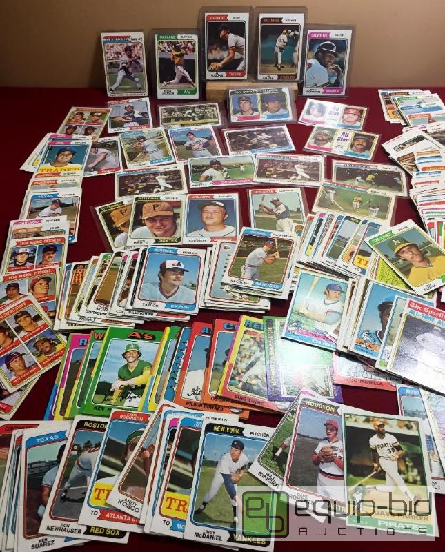 lot 1051 image: 1974 TOPPS VINTAGE LOT LOADED WITH STARS - BOOK VALUE $275  MAYS - KALINE - JACKSON - RYAN - 