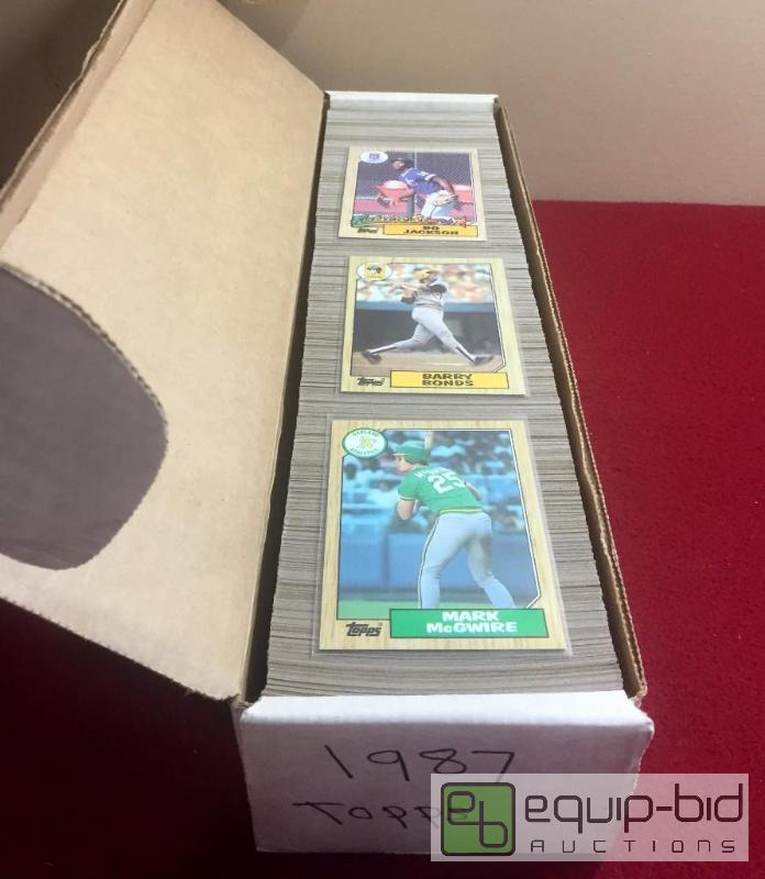 lot 1069 image: 1987 TOPPS BASEBALL CARDS SET - MINT - ROOKIE CARDS OF BO JACKSON , MARK MCGWIRE , BARRY BONDS, 
